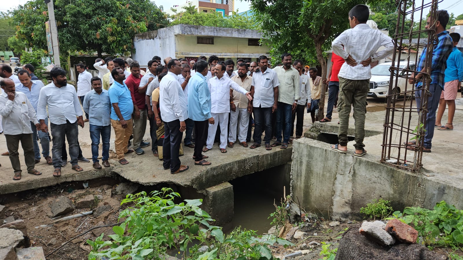 eatala rajender in flood affected areas