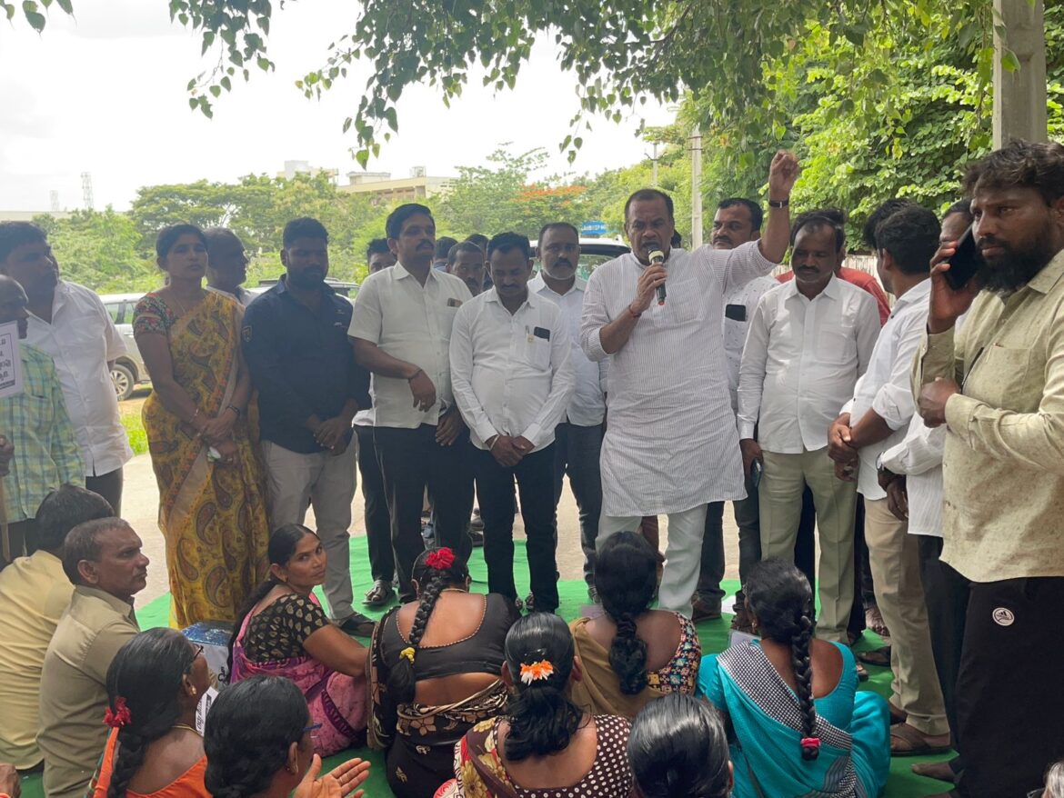 Congress Leader Komatireddy Venkat Reddy Comments on CM KCR