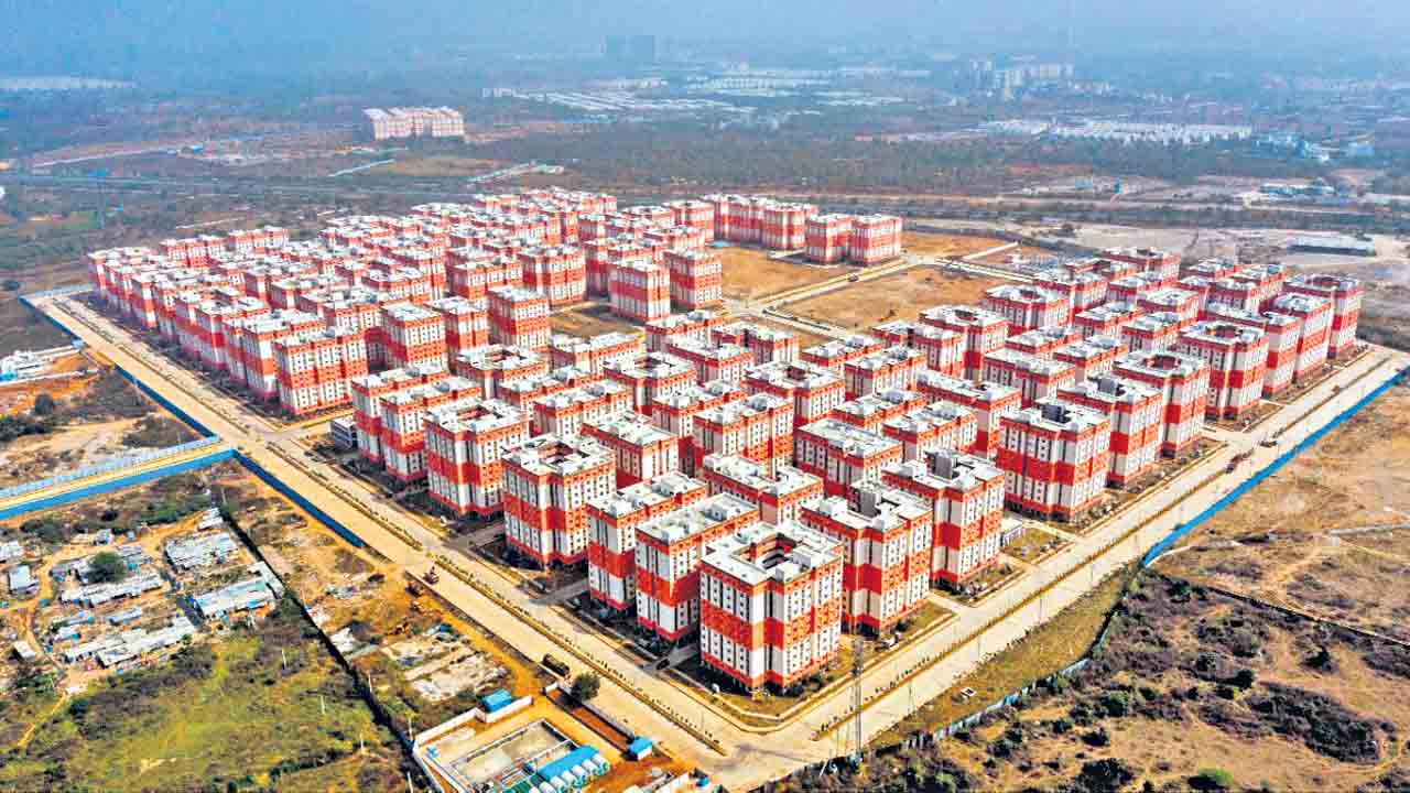 Double bedroom houses