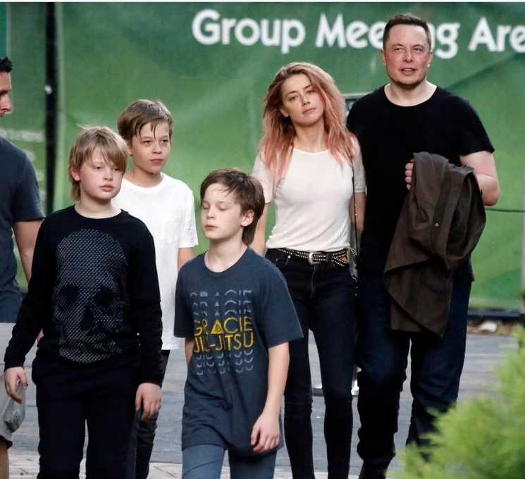 Elan musk and his daughter