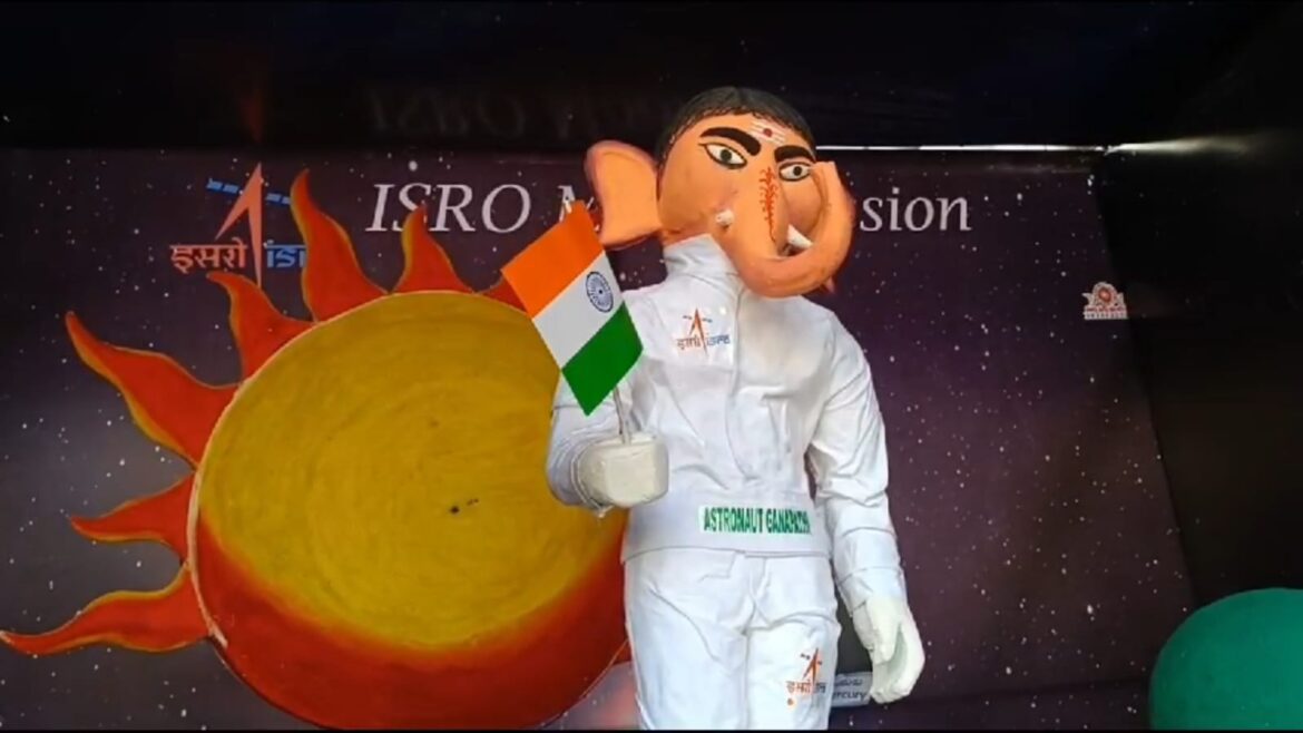 Kalahasthi youth installed chandrayan-3 Ganesh