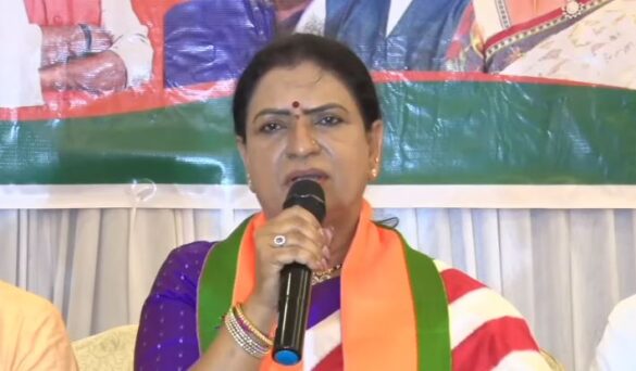 dk aruna fire on cm kcr