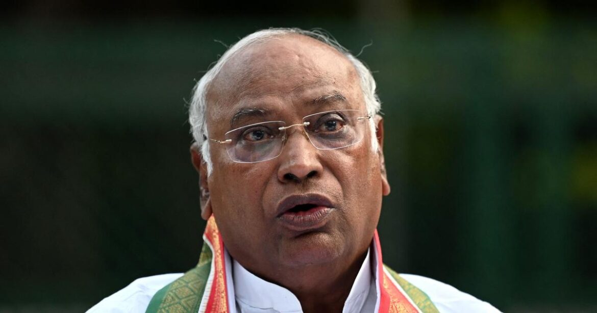 aicc chief mallikarjuna kharge fire on bjp and brs