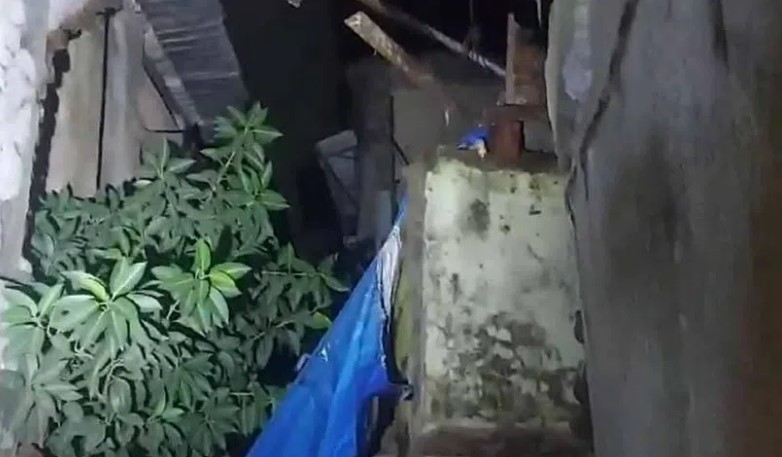 8 month old baby among 2 killed after building collapses in thane