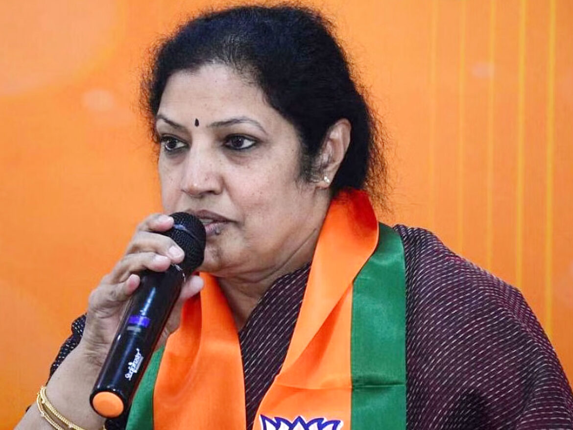 Purandeswari: Adding money instead of water in the name of projects: Purandeswari