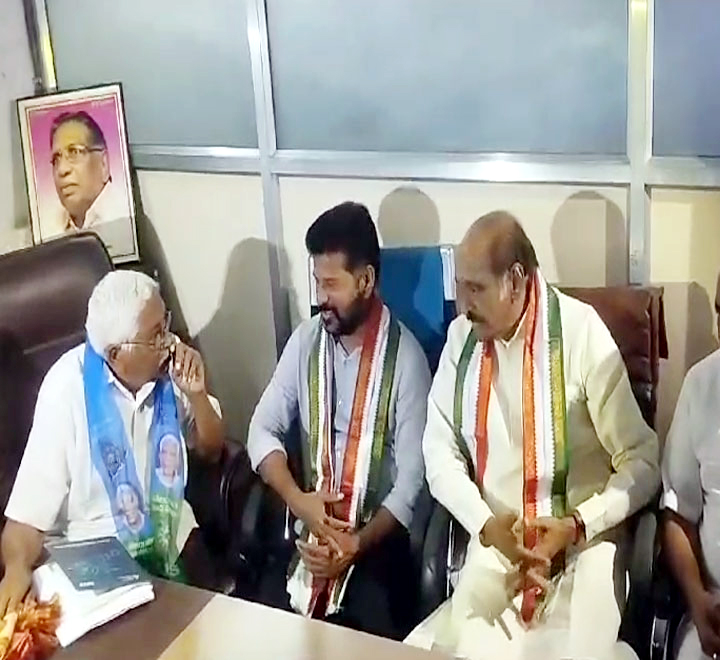 Kodandaram: Meeting with Revanth Reddy.. Will Kodandaram help Congress..?