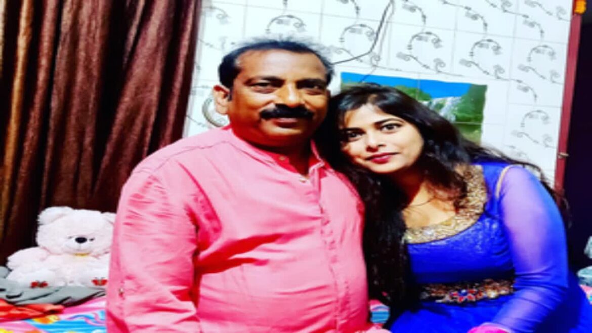 father daughter divorce procession father brought back his daughter who was tortured in her in laws house with band and fireworks