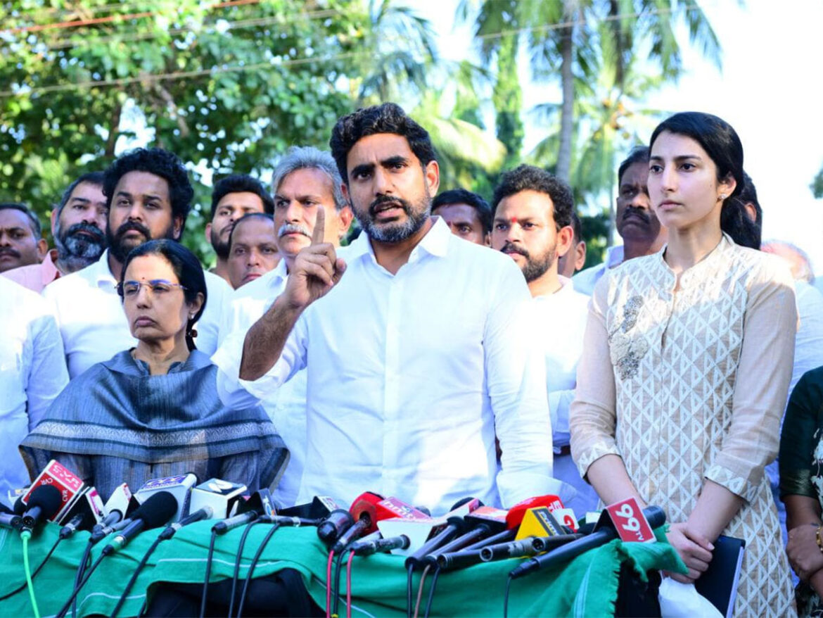 lokesh fire on ycp government about chandrababu arrest lokesh bhuvaneswari brahmani meets chandrababu in rajamahendravaram central jail