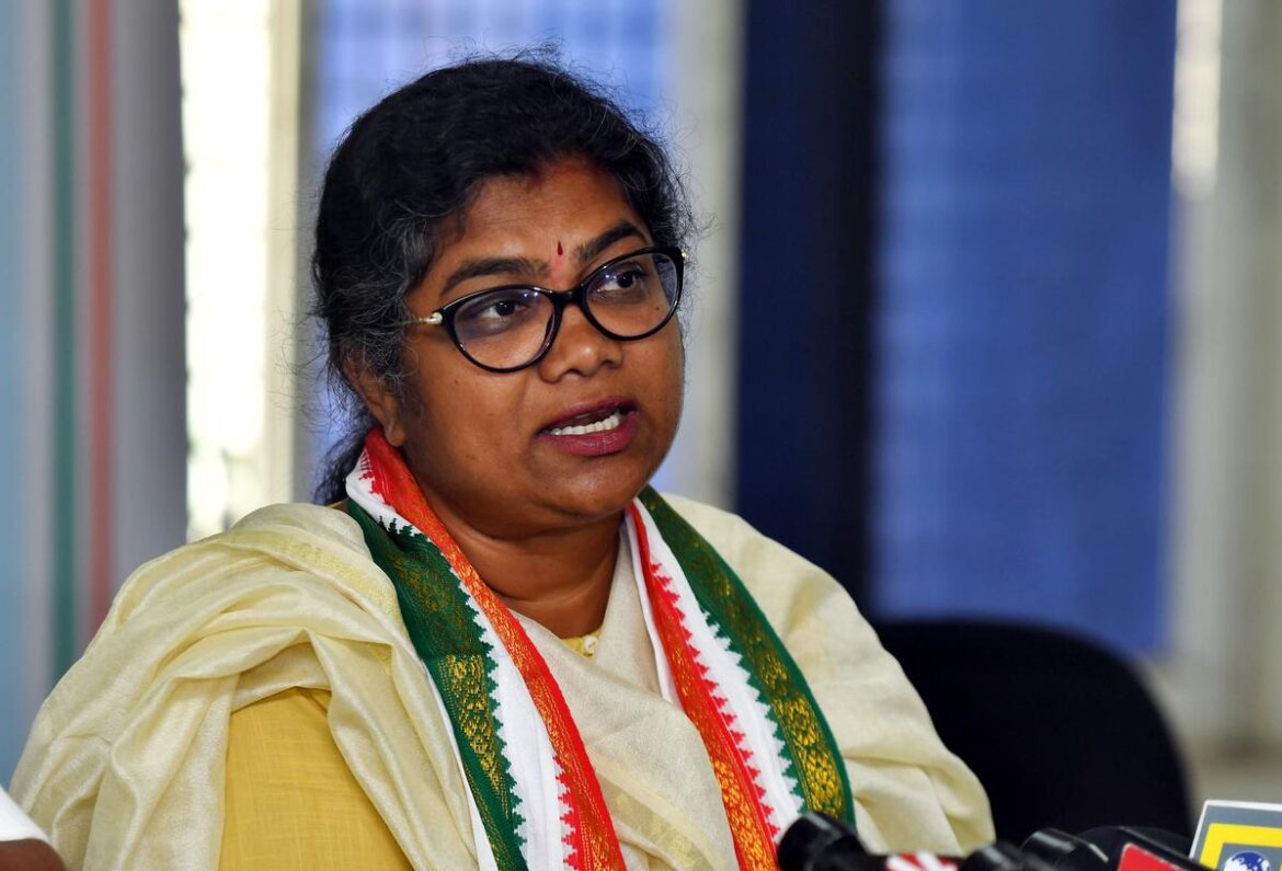 After Nominations Big Shock to Telangana Congress Party in Munugode