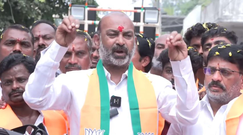 Bandi Sanjay Comments On CM KCR