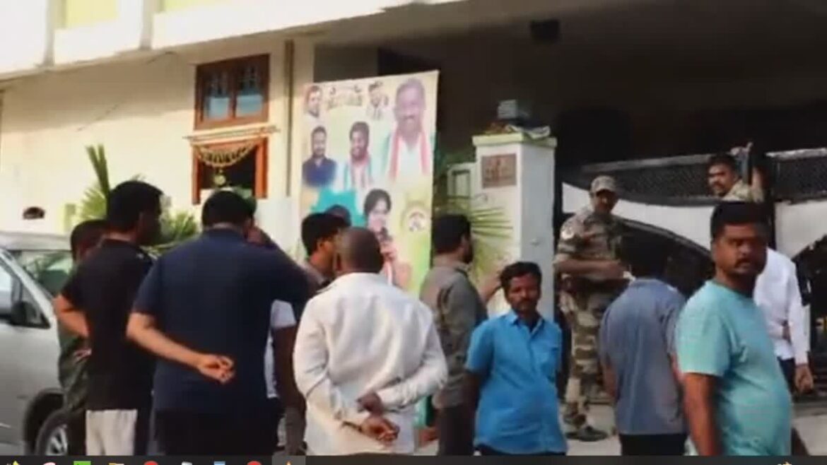 it raids on congress leaders in telangana