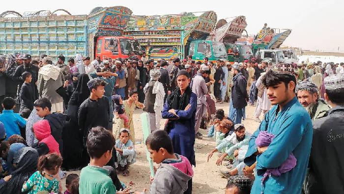 Pakistan: Deteriorating condition of Pakistan.. people suffering because of lack of food..!