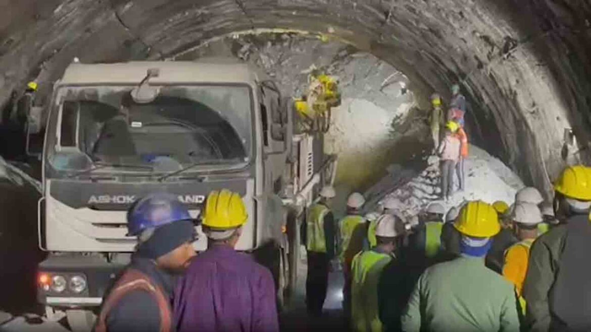 uttarkashi tunnel collapse oxygen being supplied rescue on as 40 still trapped