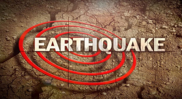 Earthquake: Trembling earthquake.. People ran..!