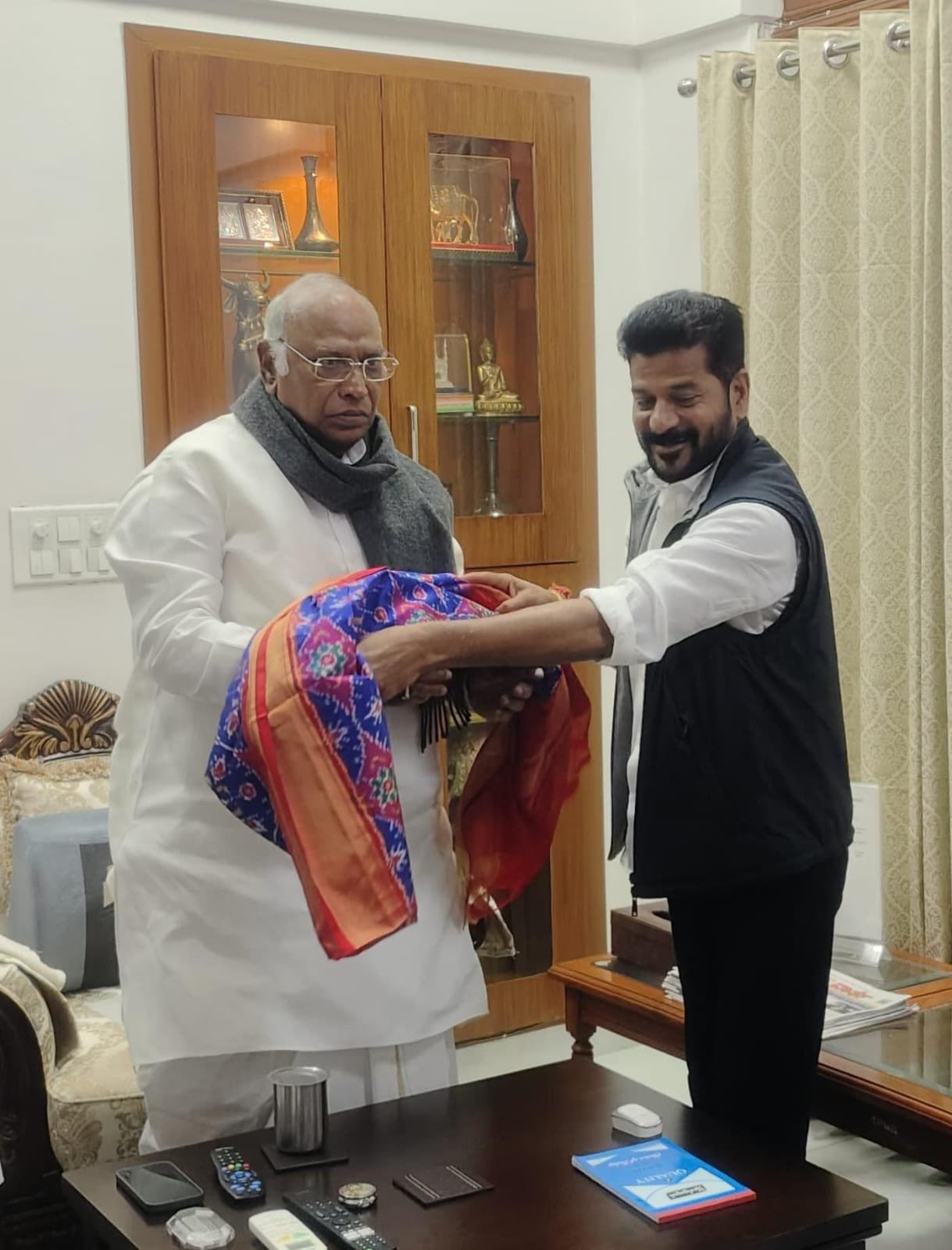 Sonia Gandhi will come for Revanth's swearing ceremony 3