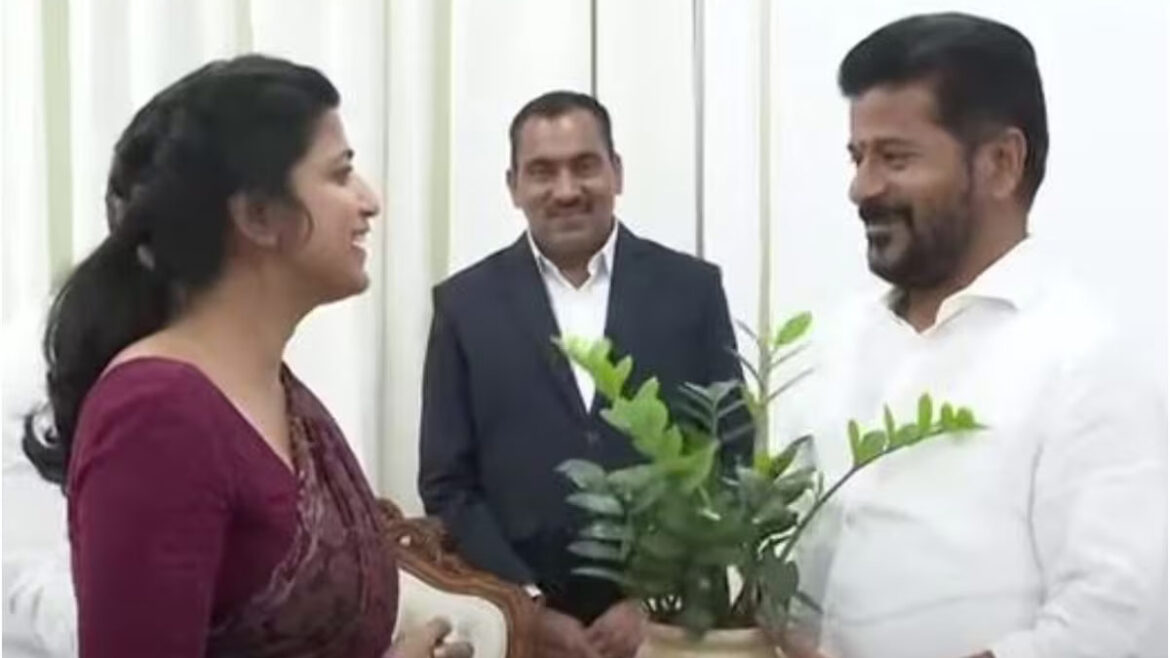 many ias have been transferred in telangana state amrapali appointed as hmda commissioner