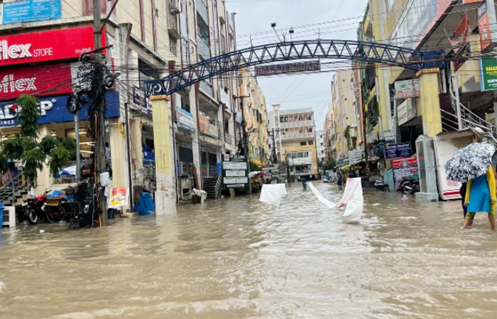 Floods in Ap: Heavy floods due to the impact of the storm.