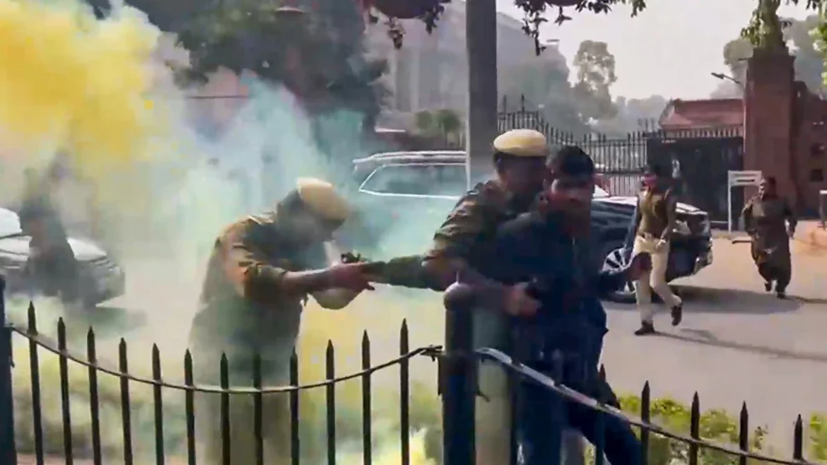 parliament security breach today 6 people suspected to be involved in parliament security breach