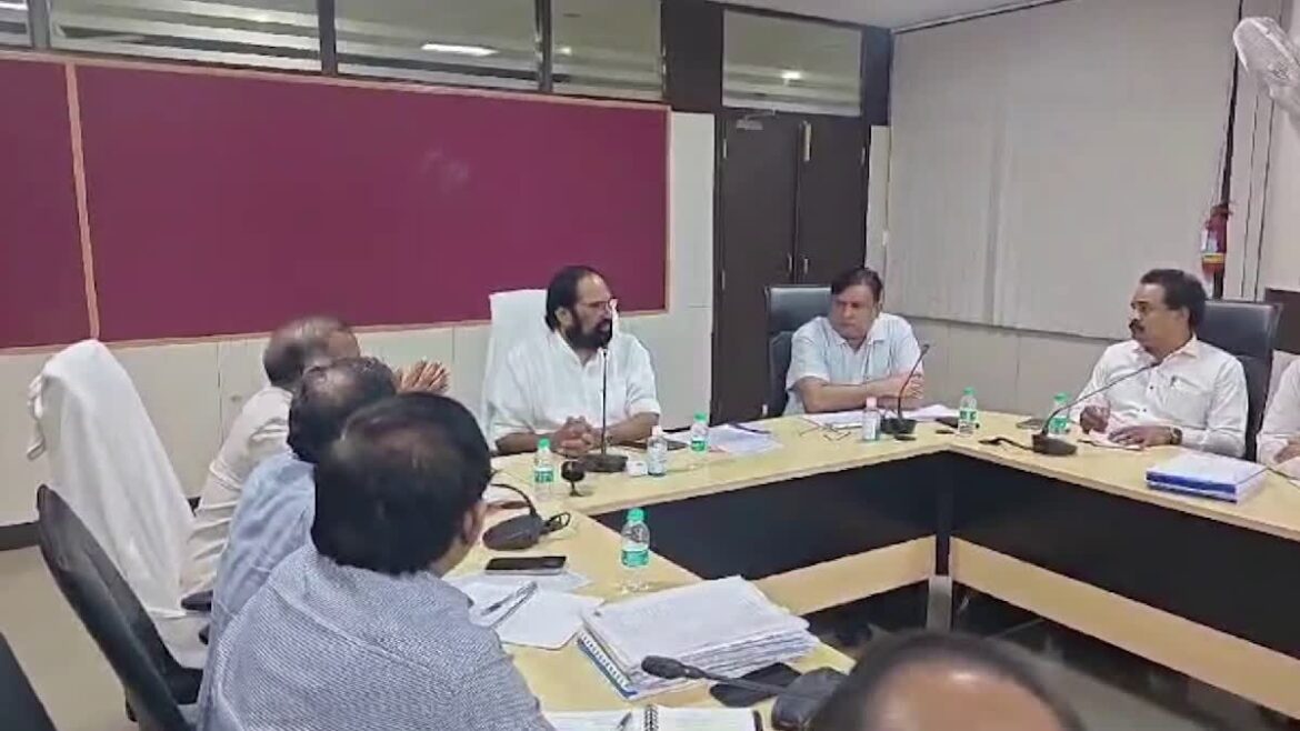 minister uttam kumar reddy review meeting today uttam kumar reddy instructions officers