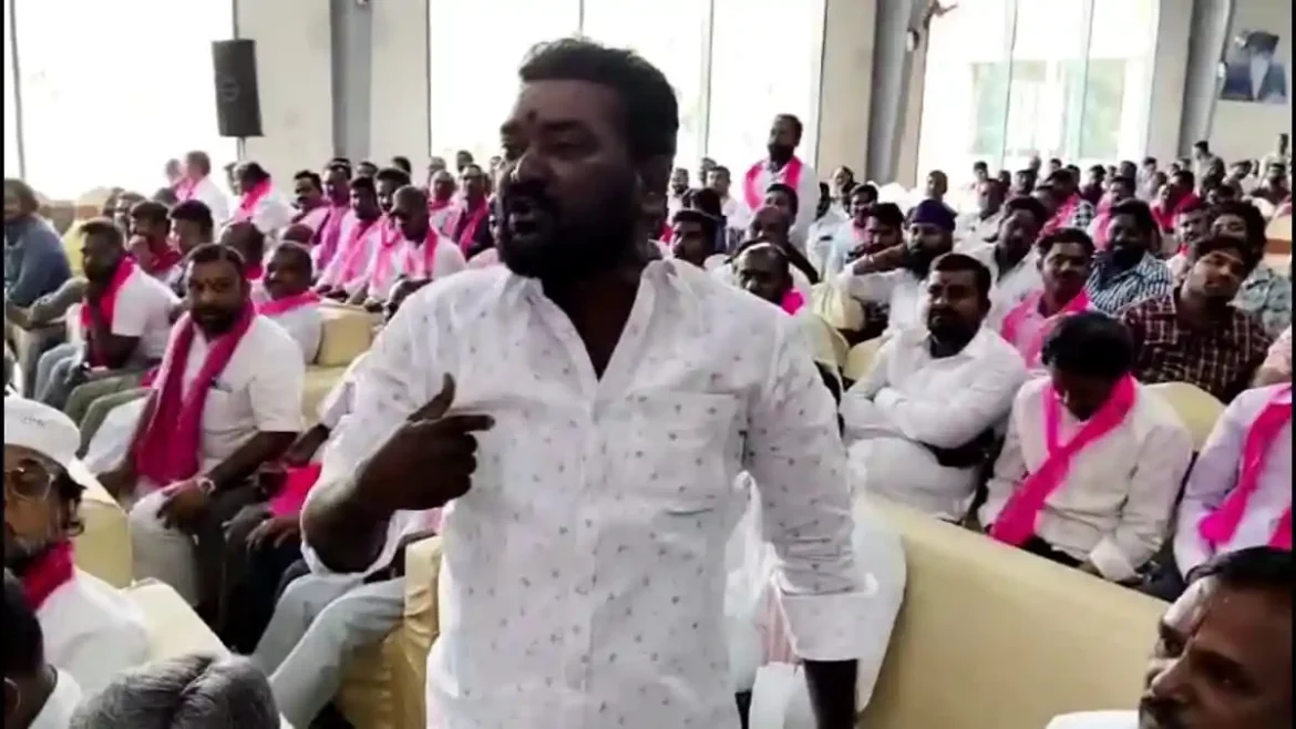 Ruckus in brs workers meeting in karimnagar