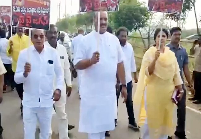 AP Assembly: TDP MLAs blocked Governor's speech..!!