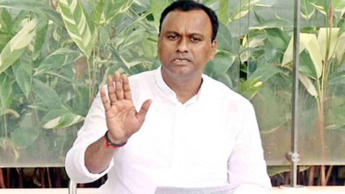 Congress will win 10 seats in loksabha elections says komatireddy rajagopal reddy