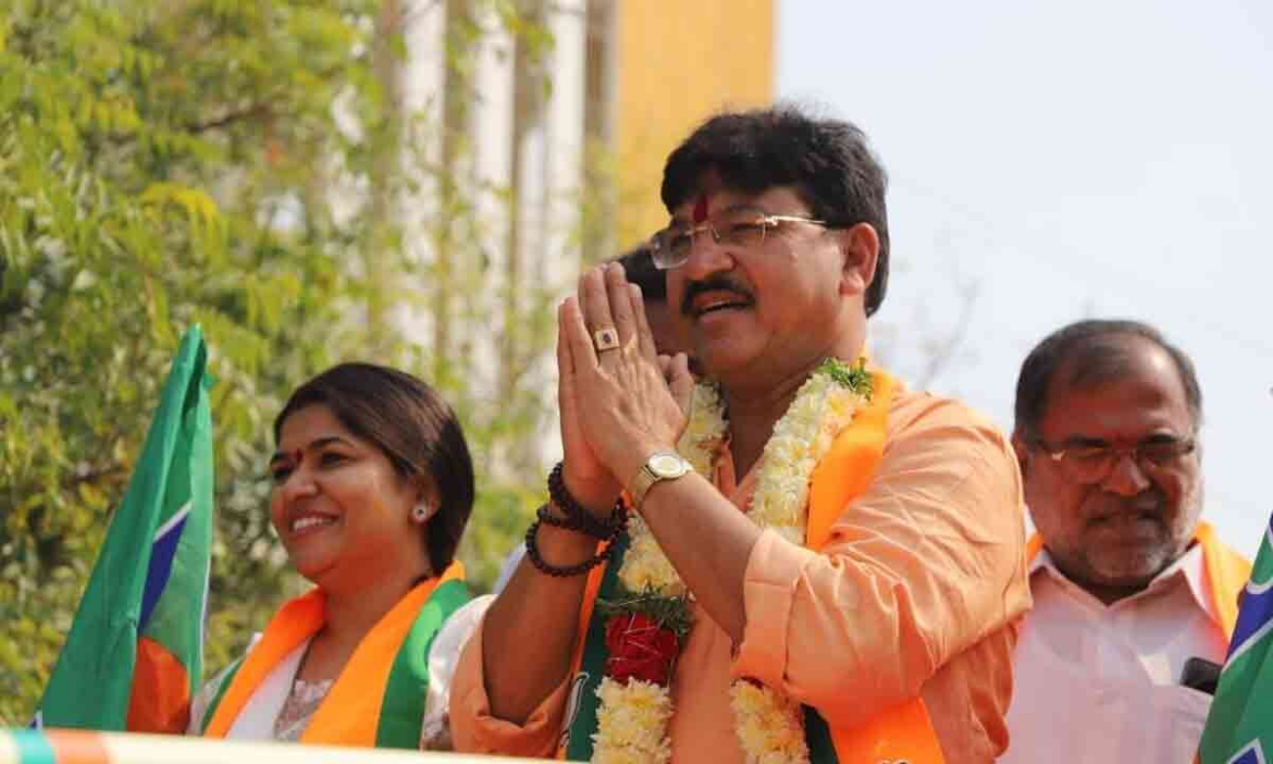 rakesh reddy fires on congress brs