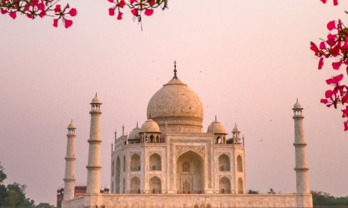 Taj Mahal: Taj Mahal should be declared as Shiva temple.. Sensational petition in Agra court..!