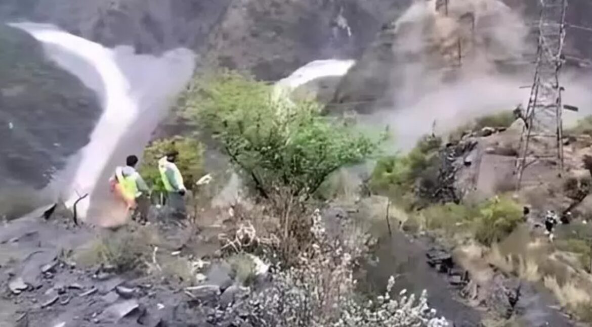 Breaking: A fatal accident in Jammu and Kashmir.. 10 people died..!