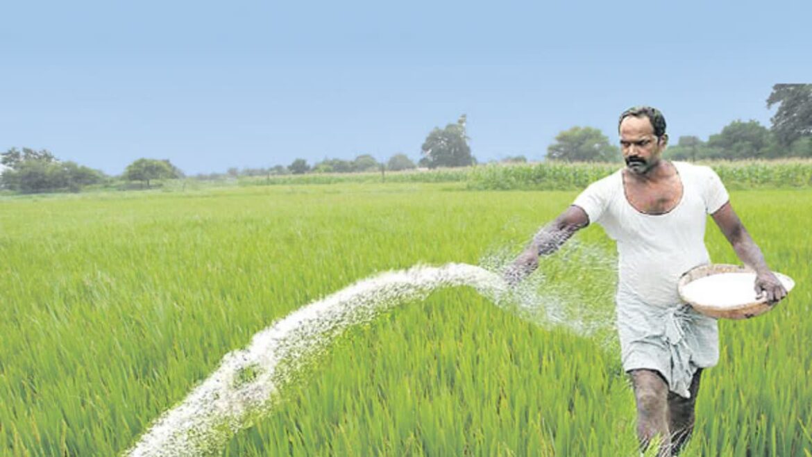 Formers: Good news for farmers.. Rs. 24,420 crore subsidy on fertilizers..!