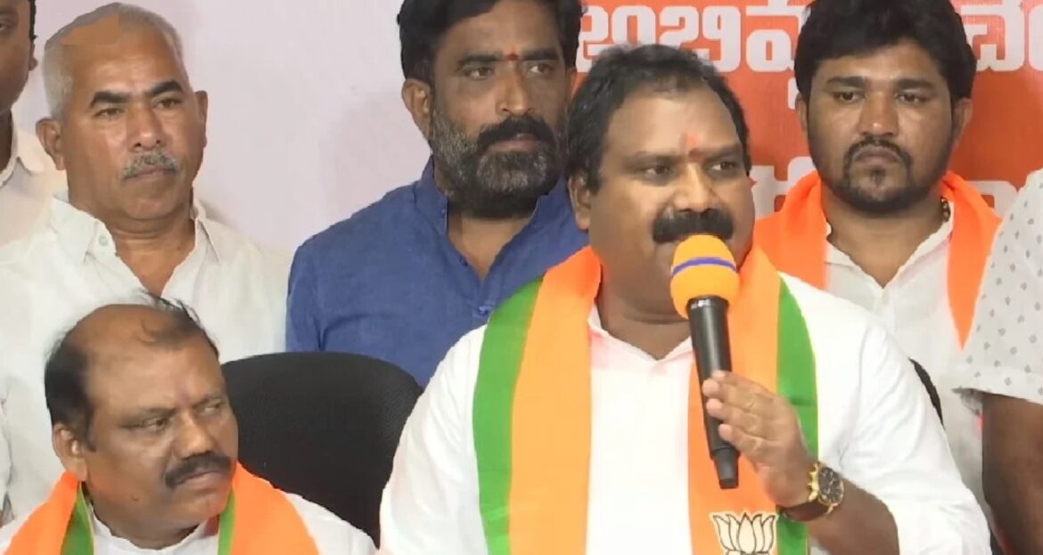 Aruri Ramesh: Traitors in own party.. BJP MP candidate alleges..!