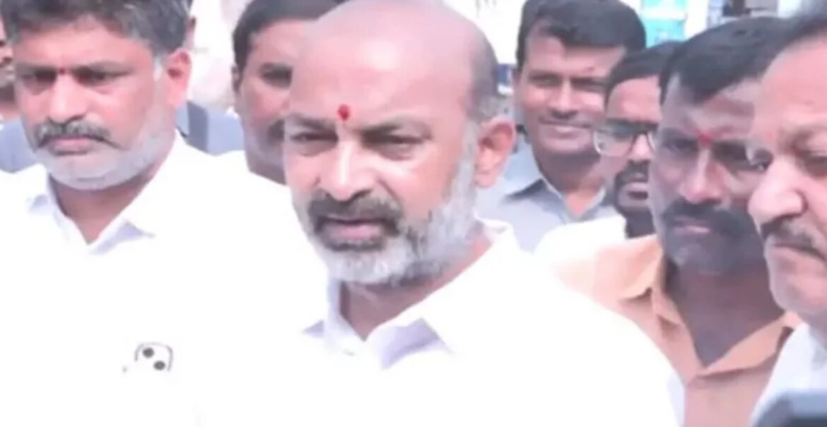 Bandi Sanjay: 'It's a waste to vote for the Congress party..' Bandi Sanjay on the morning walk..!