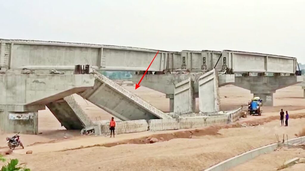 Terror of strong winds.. Collapsed Maneru Bridge!

