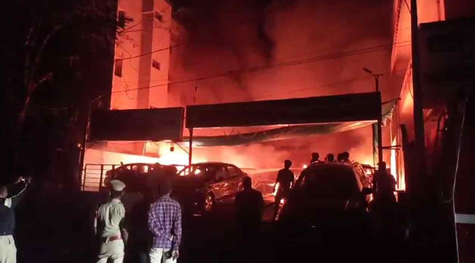 Fire Accident: Huge fire accident.. 24 cars burnt..!