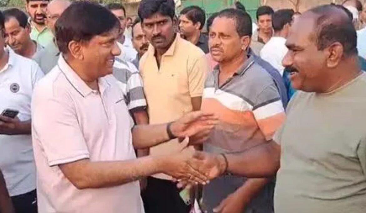 Vinod Kumar: 'Competition between Bandi Sanjay and Vinod Kumar'...!